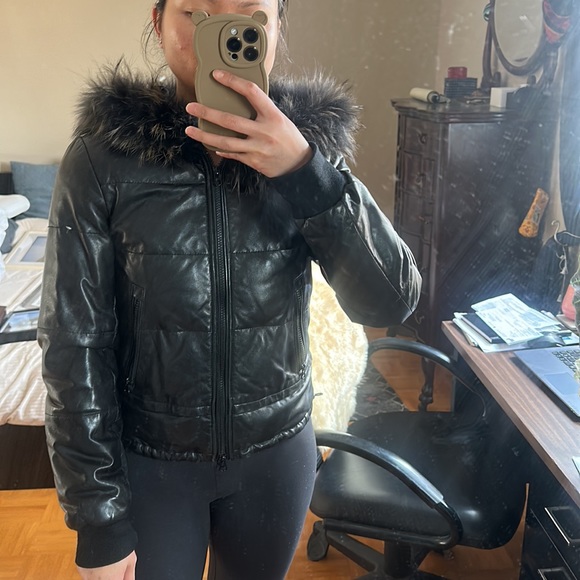 Leather puffer Jacket with real fur hood - Picture 10 of 11